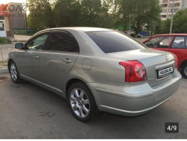 Продам машину Toyota Avensis