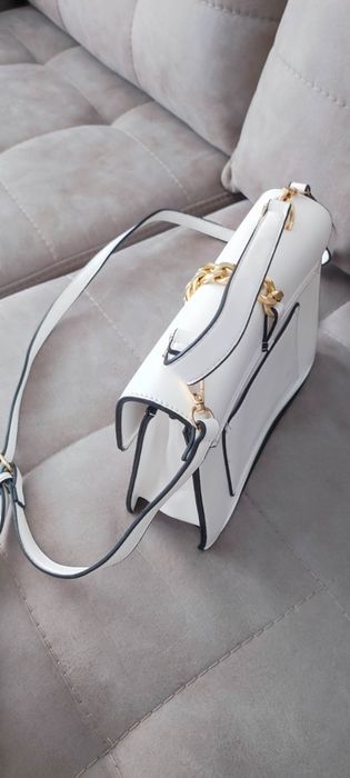 Geantă stil clasic-casual