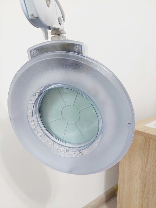 LED лампа лупа на стойка