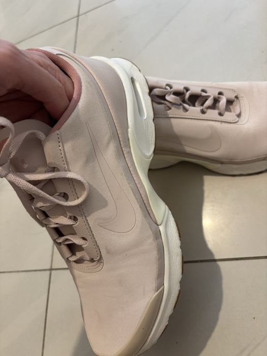 Маратонки NIKE Чисто нови