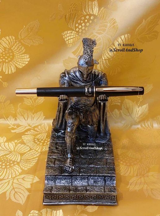 Подставка для телефона и ручки