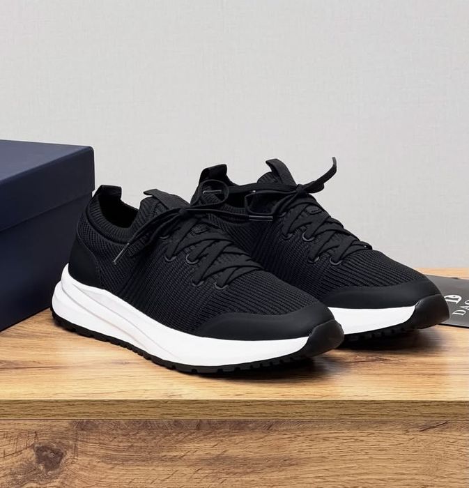 Продам кроссовки