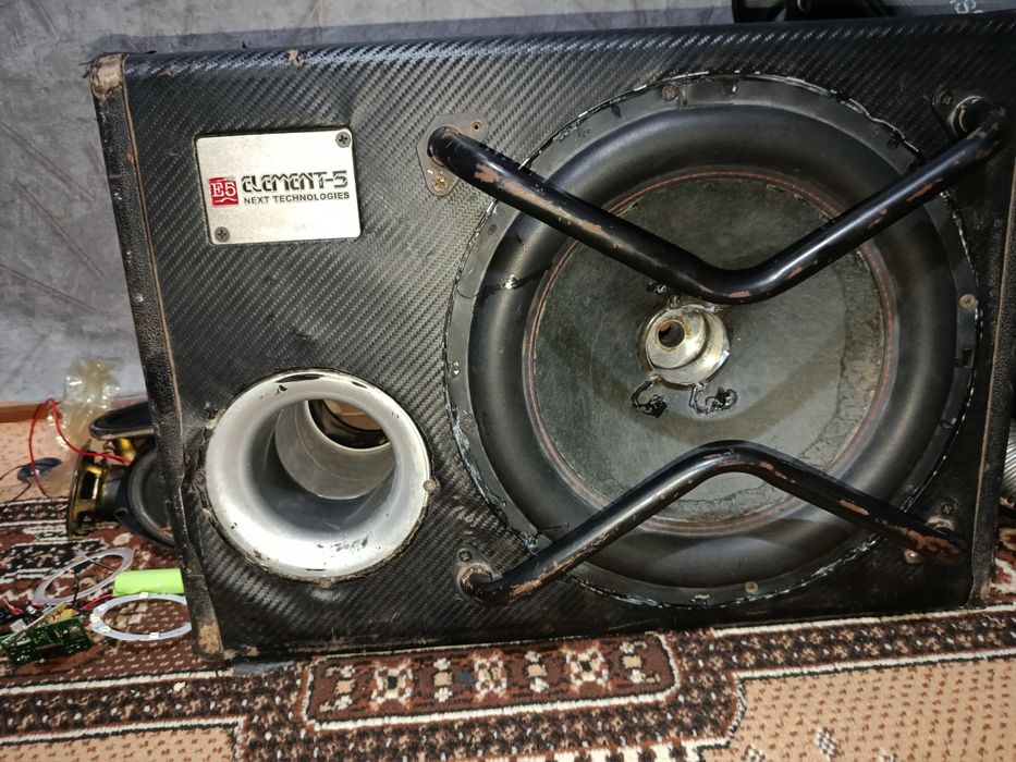 Продам сабвуфер.