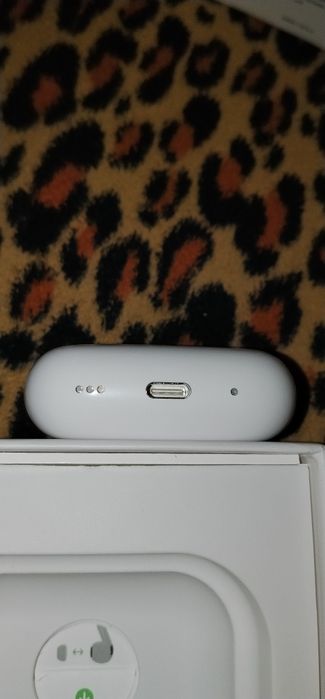 Airpods pro 2, desigilate pentru proba