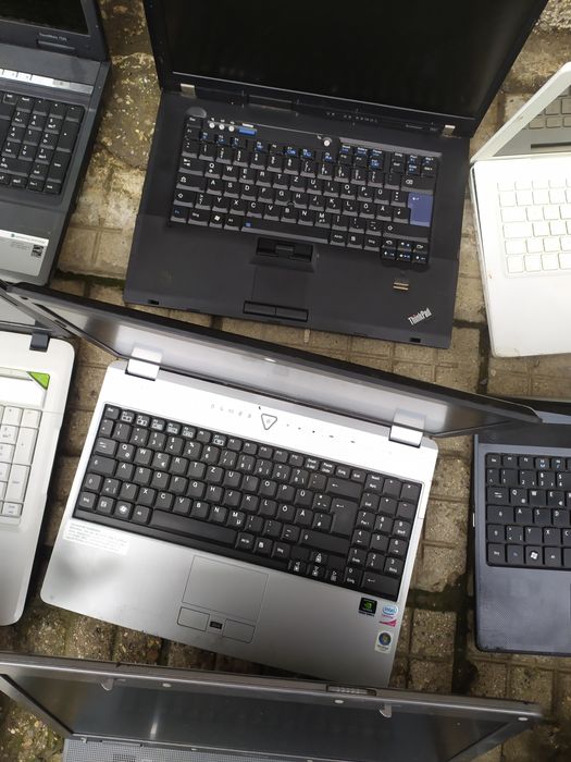 Лот лаптопи 10 броя