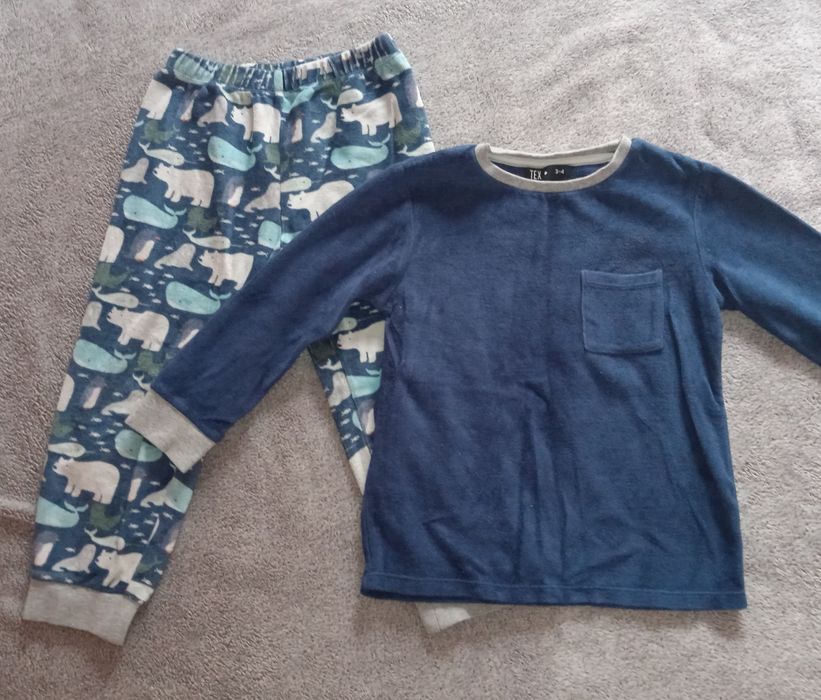 Pijamale marimea 104