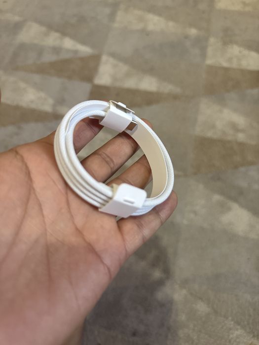 Оригинал шнур iphone 16