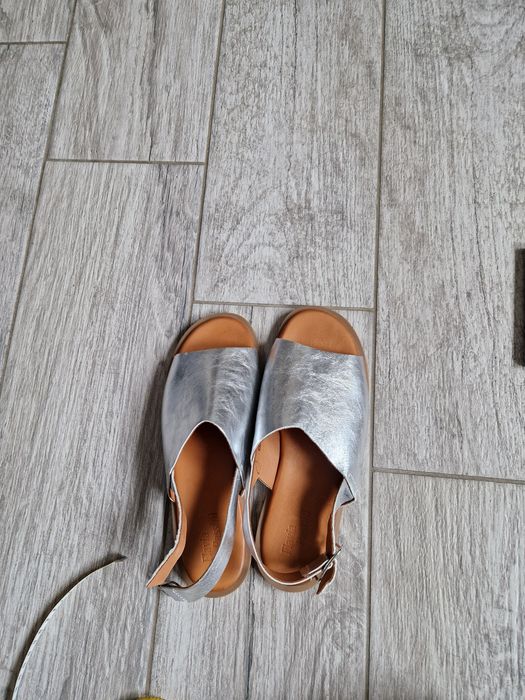 Sandale argintii piele 39 noi
