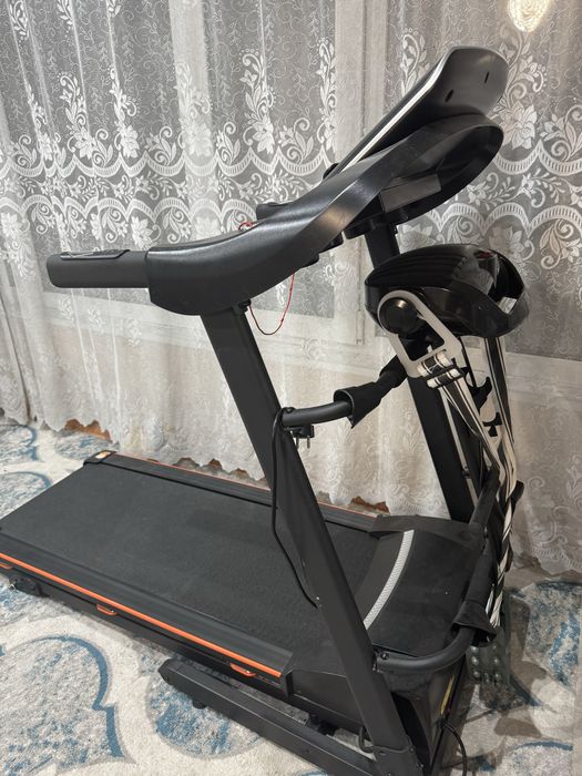 Беговая дорожка отличная