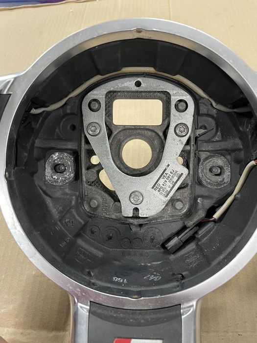 Мулти волан за а3/s3 8p F1 с аербег