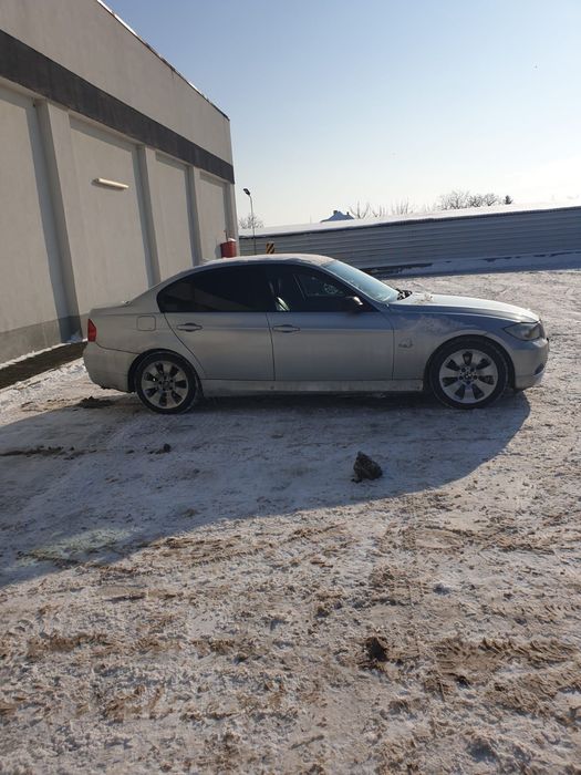 BMW E90 320D  2006 volan pe dreapta