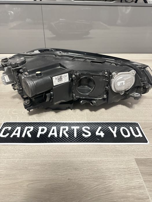 Фар ляв VW Golf Sportsvan Перфектен