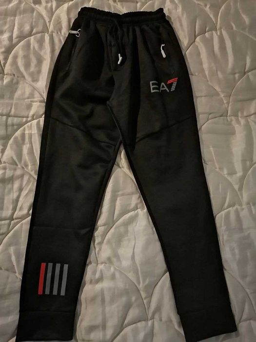 Мъжки  блузи и Долнища.