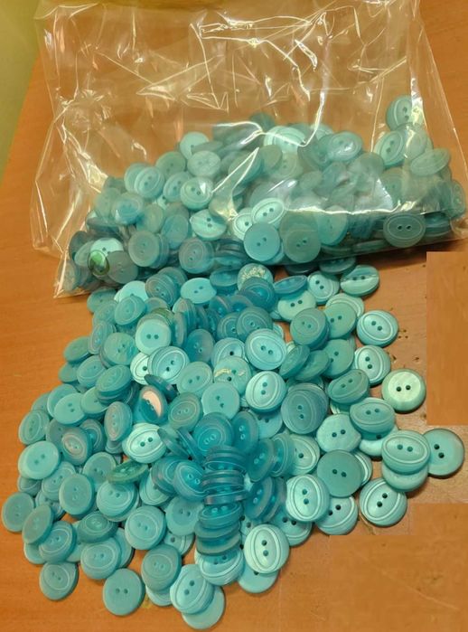 Копчета за фанели и блузи нови