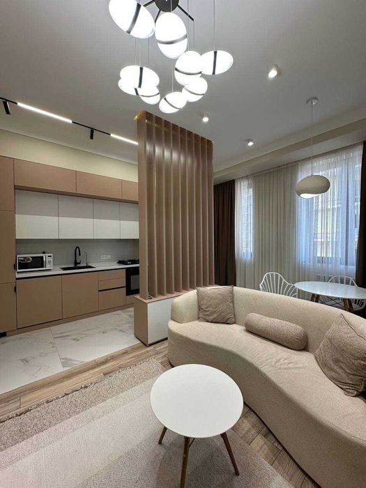 м. Айбек Сдается новая 3ком квартира в престижном комплексе!