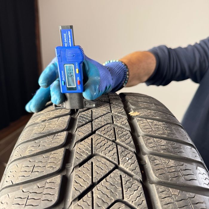 Комплект 4броя Pirelli Sottozero 3 245/45 R18 100V DOT3622| Джанти 8Jx18H2-N ET43 A2134013700| Гуми и джанти