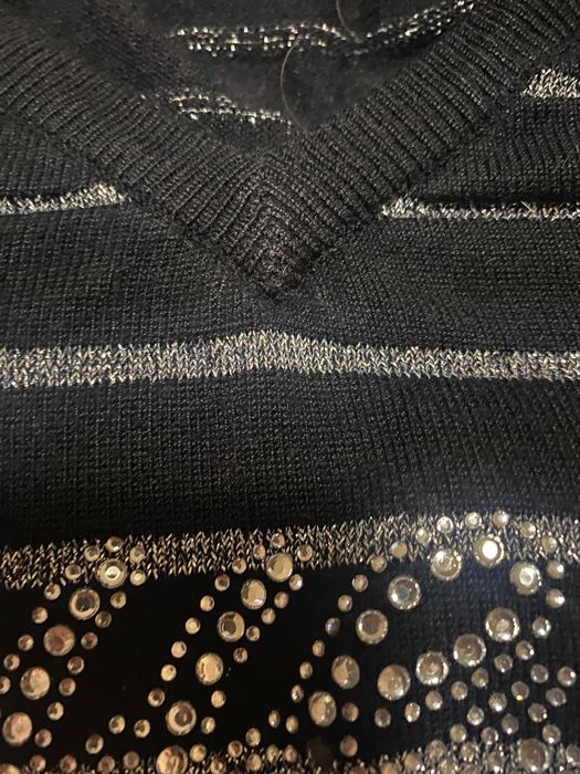 Оригинална блуза на марката Guess,