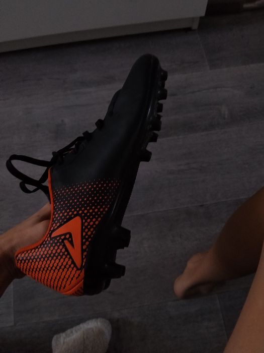 Продам бутсы 40 размер