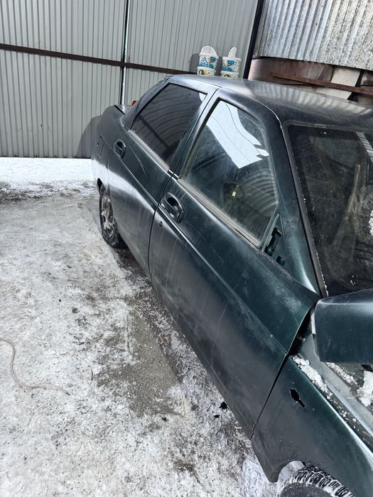 Продам ваз 2110 на запчасти