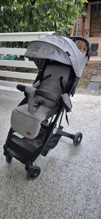 Carucior sport, dimensiune compacta, complet funtctional