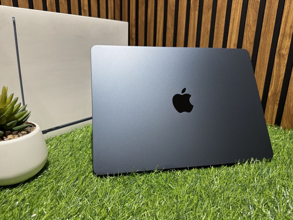 MacBook Air 13 (2024) Apple M3/8GB/SSD512GB/Цикл 88