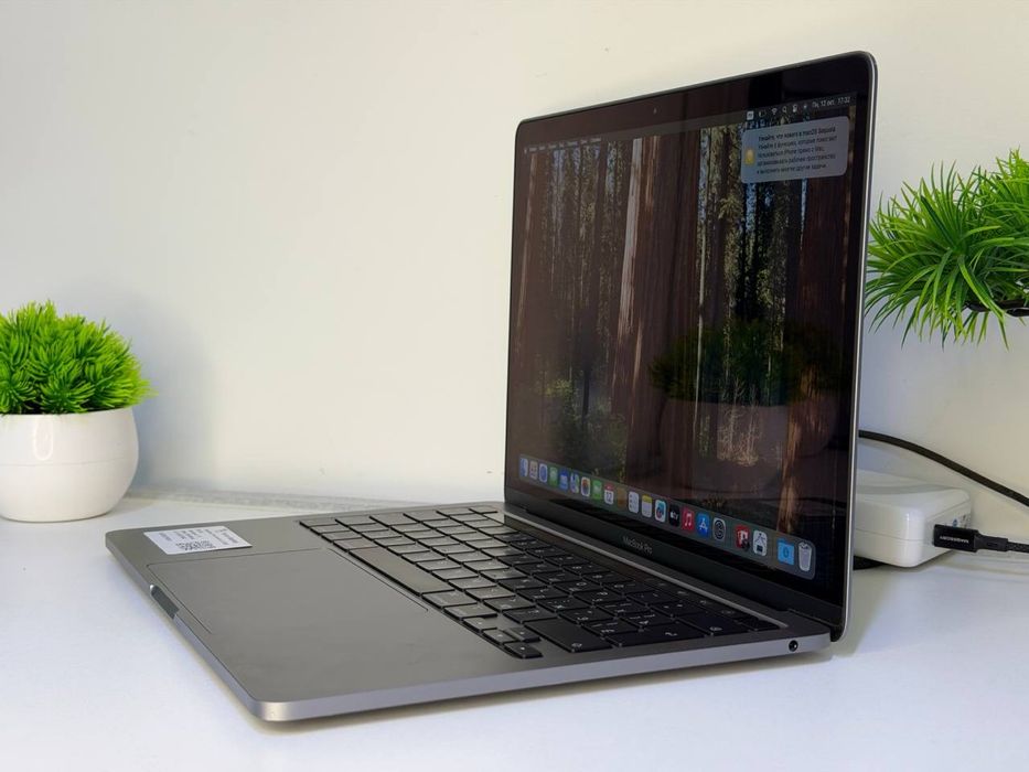 MacBook Pro в отличном состояний
