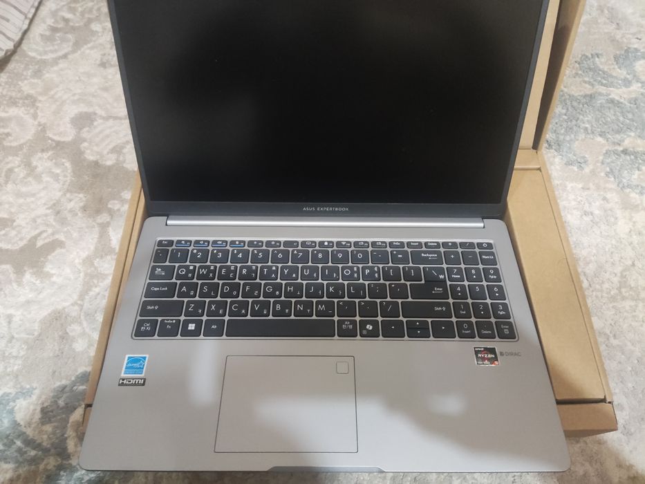 Продаётся ноутбук Asus Expertbook R5 7gen