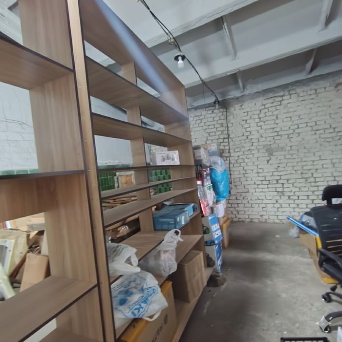 Полки ,стеллажи для товара