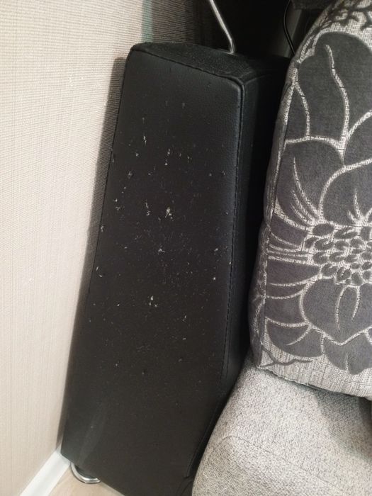 Продам диван не большой