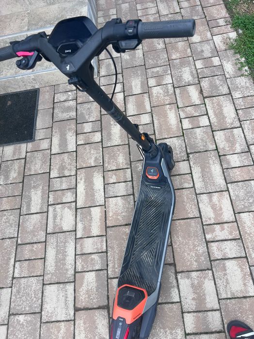 De vânzare: Trotinetă electrică Segway Ninebot P65E – stare foarte bun