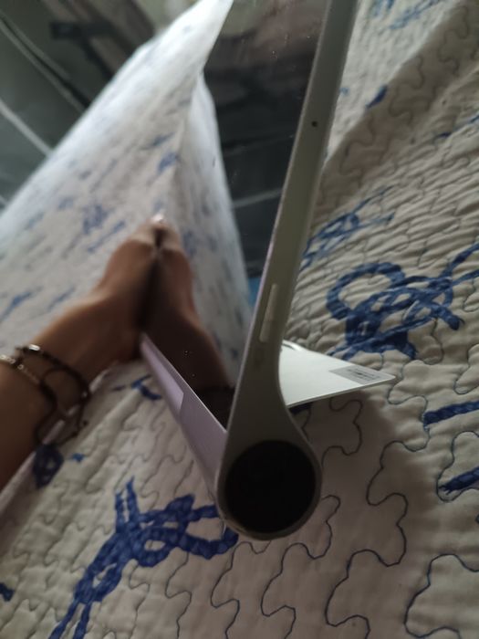 Tabletă Lenovo cu proiector