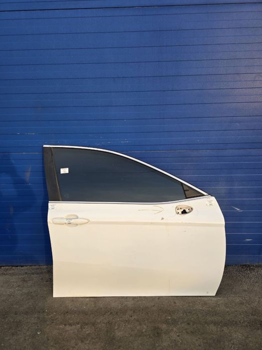 Дверь на Toyota Camry XV70-75