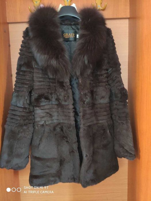 Шуба из натурального меха в отличном состоянии.