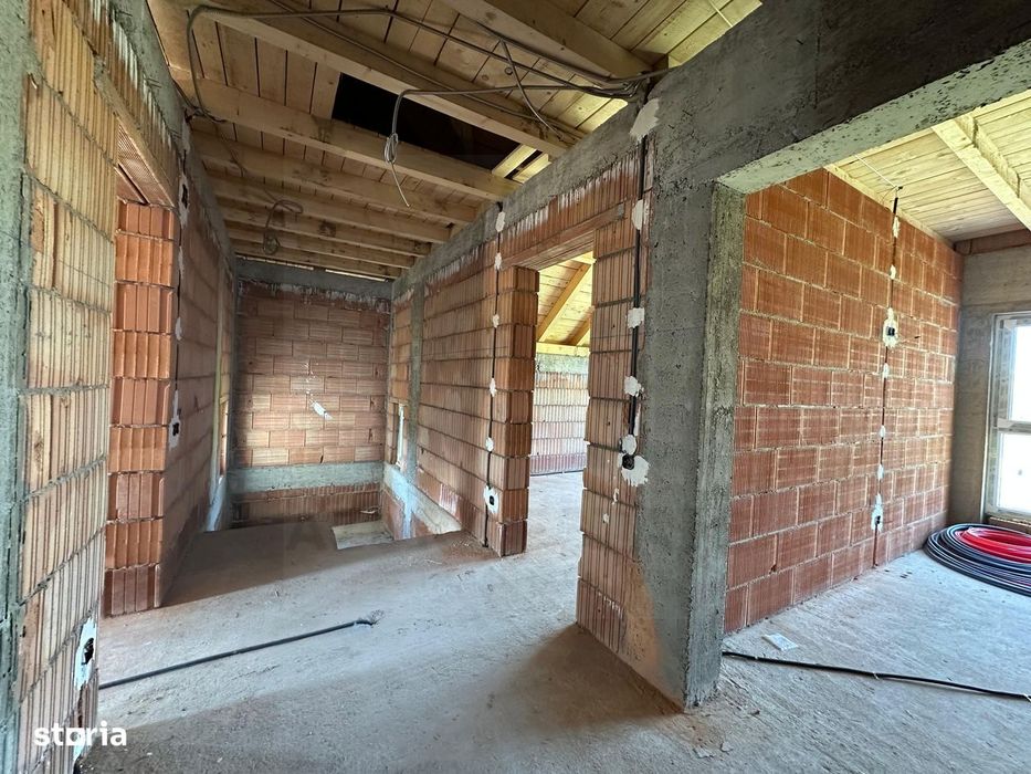 Casă tip duplex curte 350 mp 120 mp utili terasa 22 mp Sura Mare