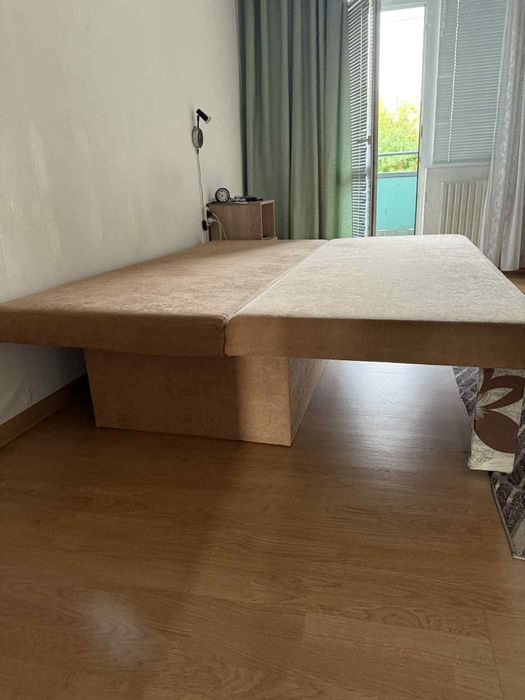 Диван за кухня или хол разтегателен.