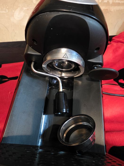 кафемашина Delonghi EC201CD.B