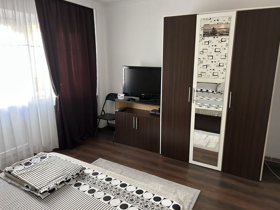 Ofer spre inchiriere apartament cu doua camere