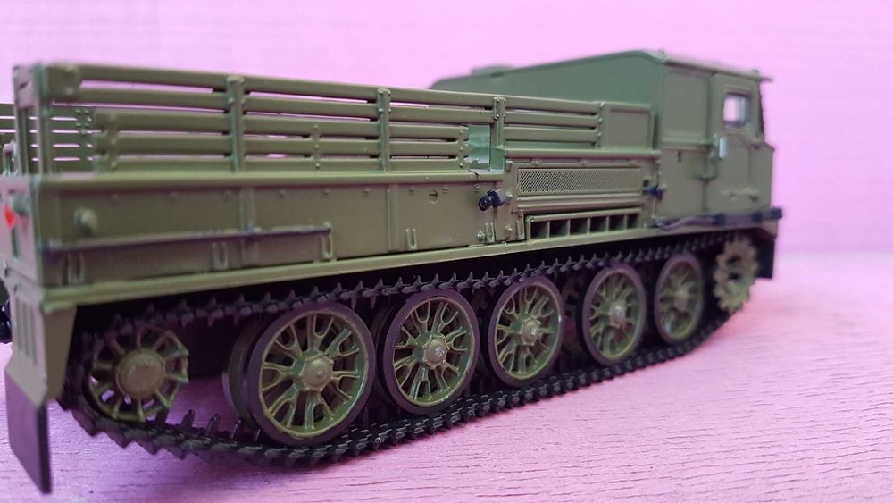 Сборная модель - Средний артиллерийский тягач АТС-59Г 1:43 AVD Models