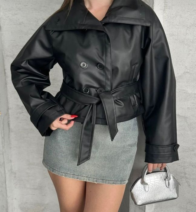 Дамско черно кожено яке с колан - С размер