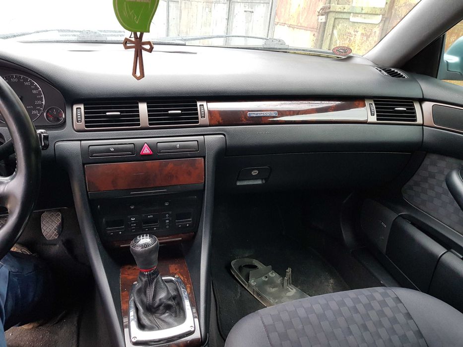 Ауди А6 2.5тди куатро на части