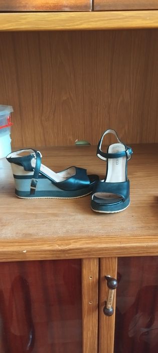 Продаю летнюю обувь