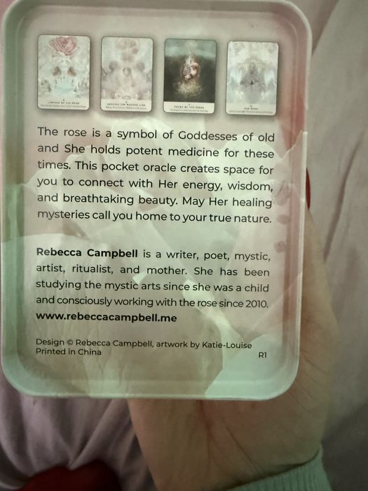 Оракулски карти и книжка