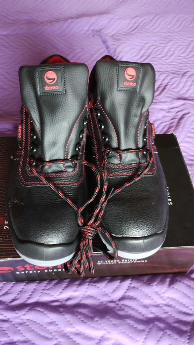 НОВИ Работни обувки N46 STENSO