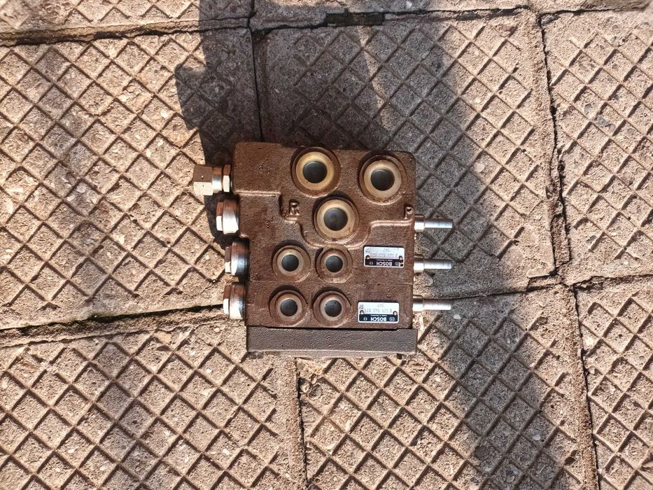 Продавам нов хидравличен разпределител РХ 80 Bosch