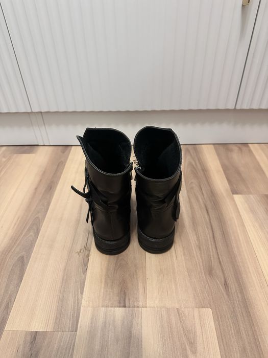 Продам демисезонные кожаные сапоги