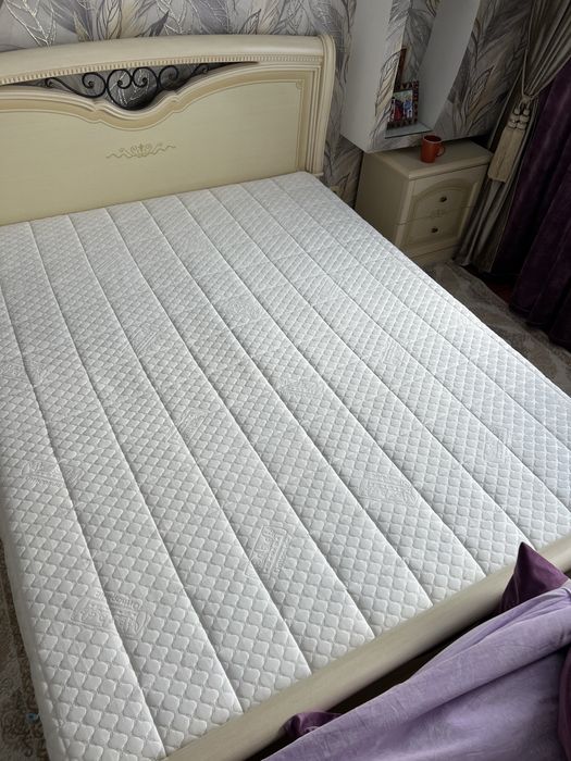 Продам Матрац 160/200