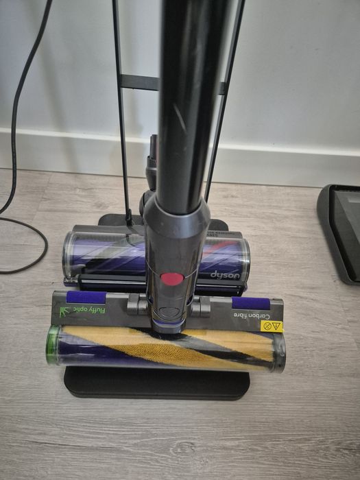Dyson V12 Slim Detect - stare foarte buna, functionare impecabila