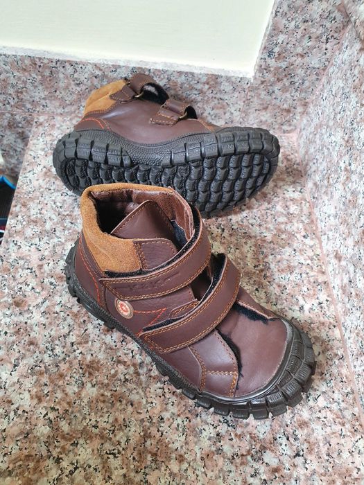 Детски обувки от естествена кожа