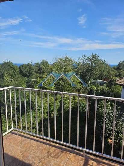 Къща за две семейства 198м2, 2 гаража, 268000 евро, Ален мак