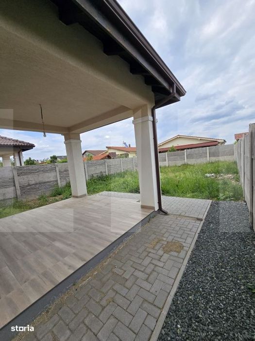 Casa tip duplex Mosnita Noua asfalt